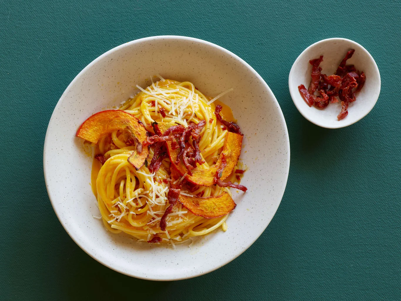 Pasta alla zucca con prosciutto crudo