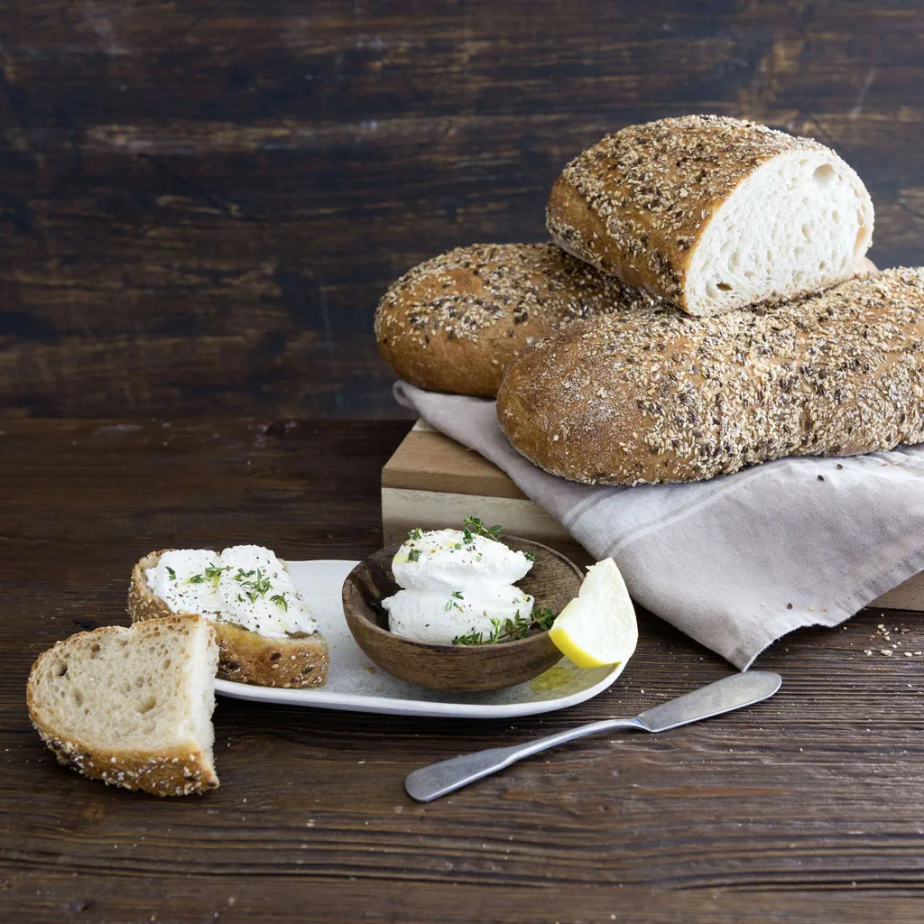 Frischkäsemousse zu Landhofbrot