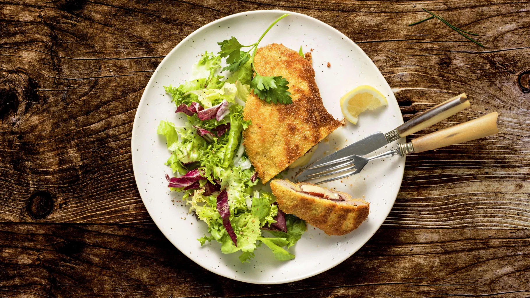 Reh-Cordon-bleu mit Tilsiter und Bündnerfleisch