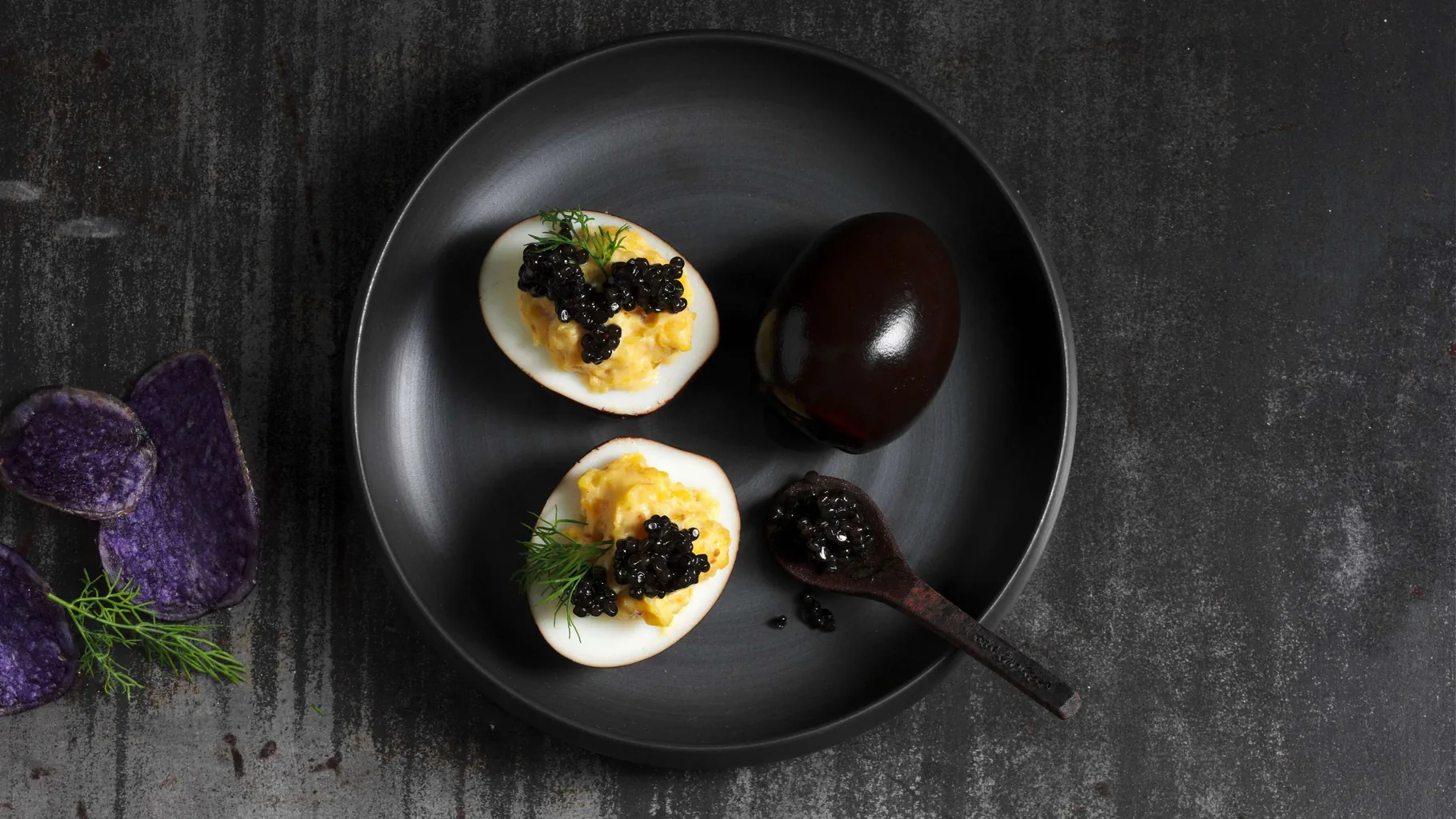 Eier-Pickles mit Kaviar