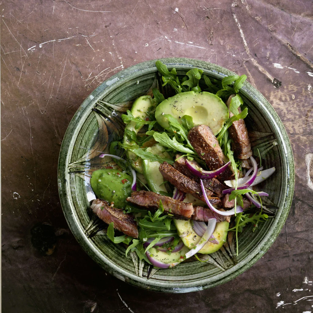 Hohrückensteak mit Avocado-Rucola-Salat