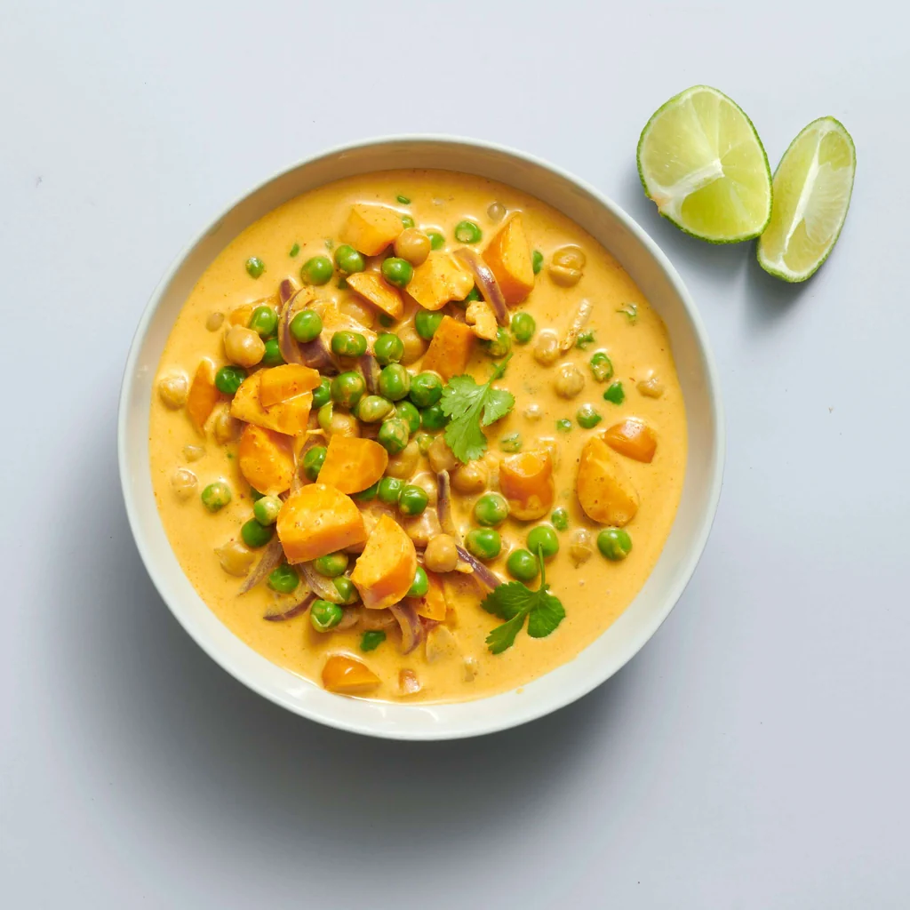 Gemüsecurry mit Erbsen und Karotten