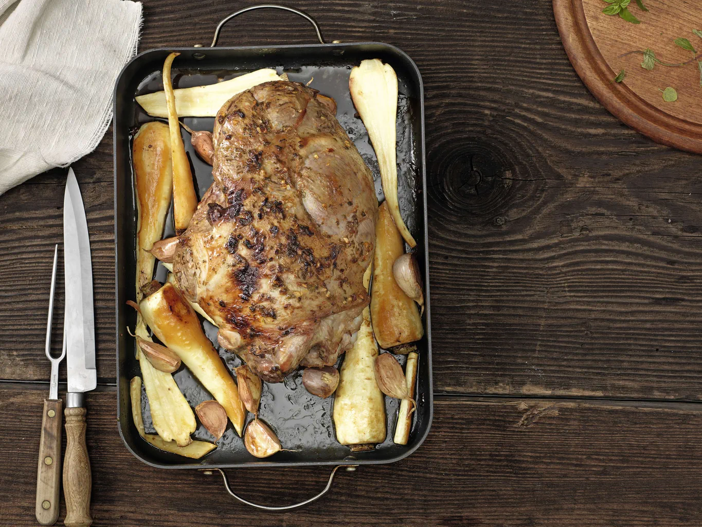 Gigot d'agnello con harissa e menta