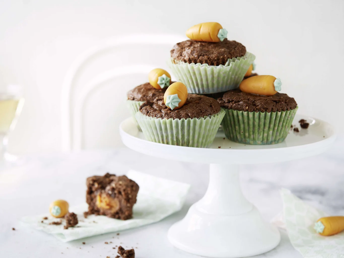 Schokoladenmuffin mit Aprikosen und Rüebli