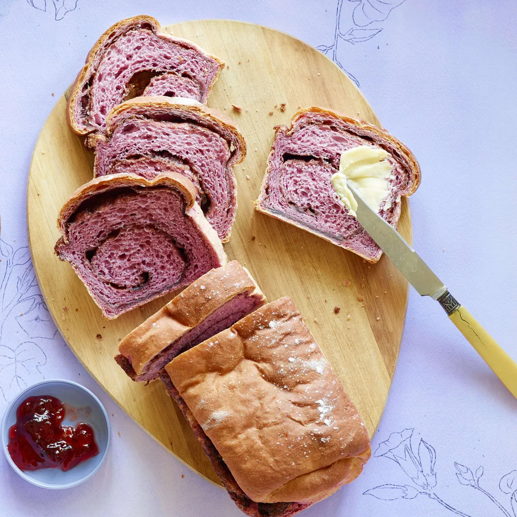 Süsskartoffelbrot mit Zimtfüllung