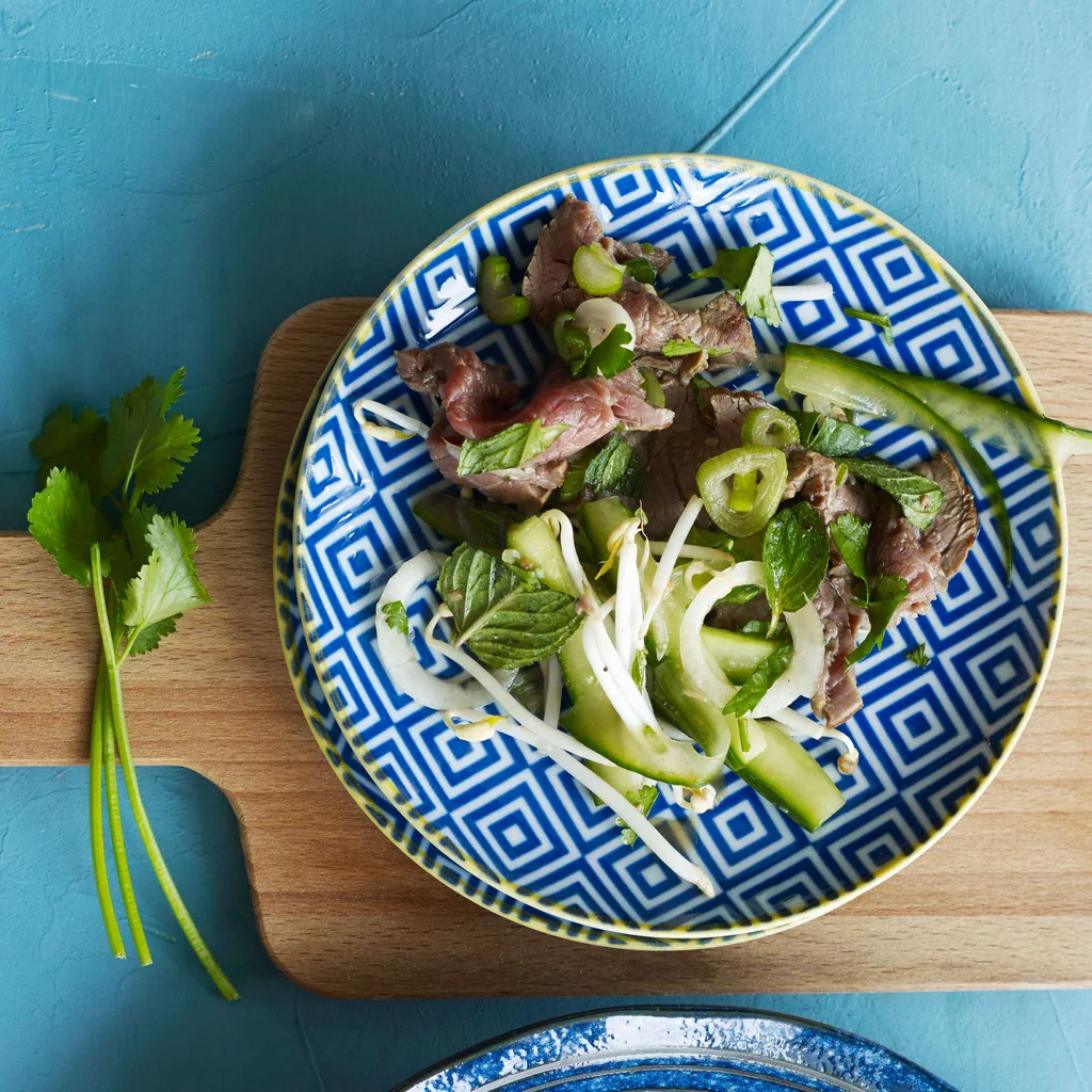 Asiatischer Rindfleischsalat mit Ingwer-Knoblauch-Marinade