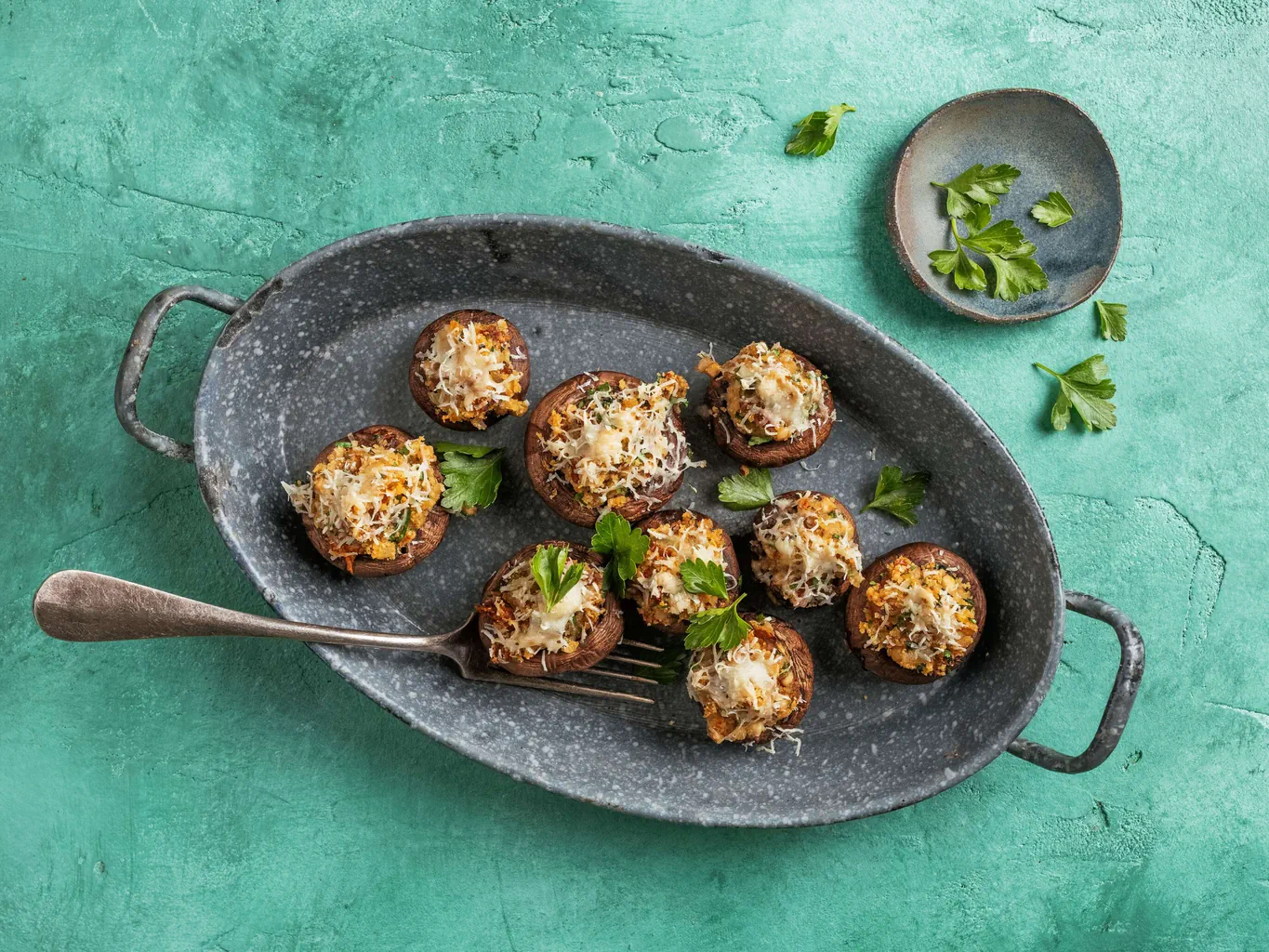 Gefüllte Champignons mit Tomaten und Manchego