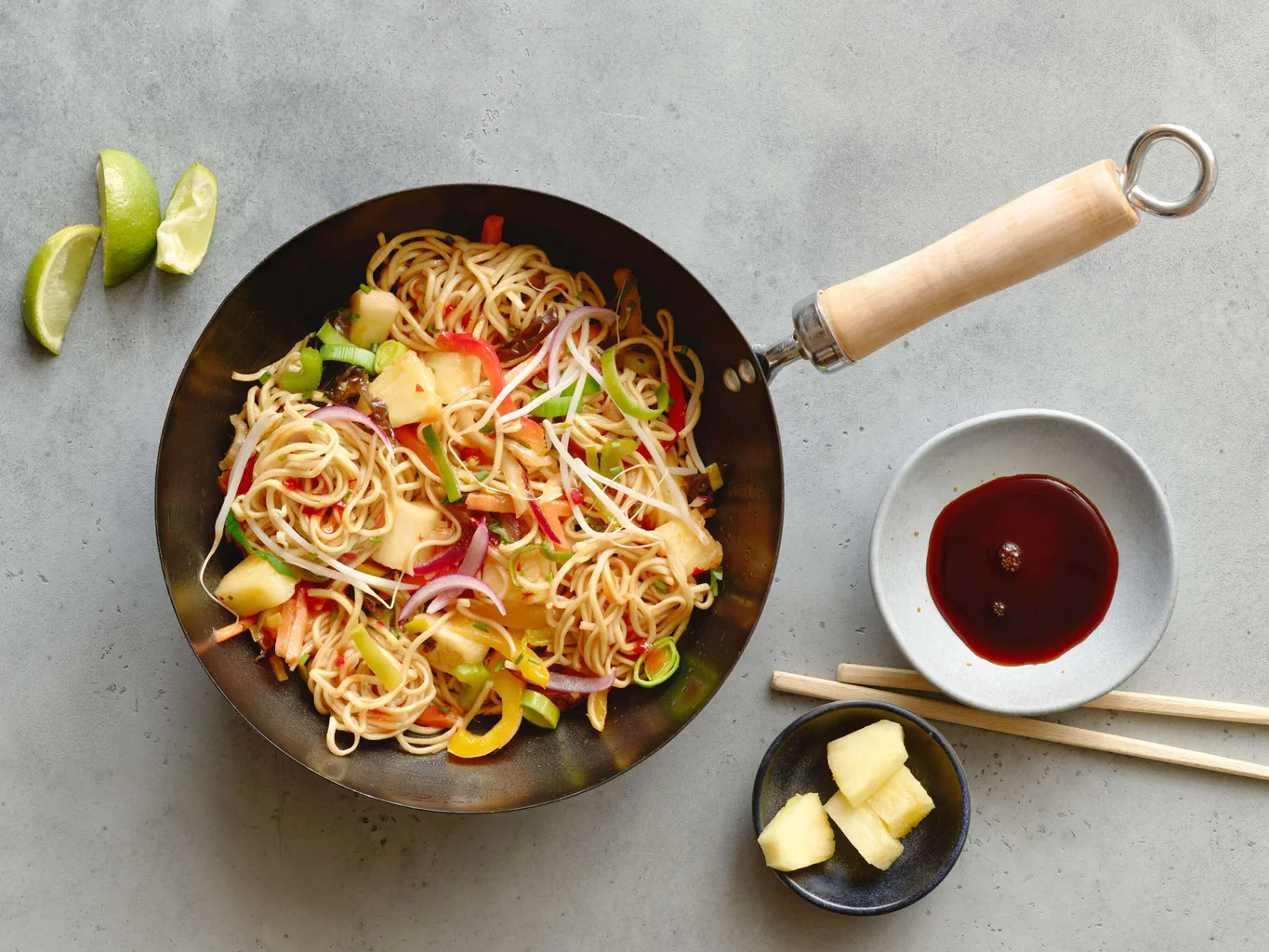 Noodles asiatici in salsa agrodolce