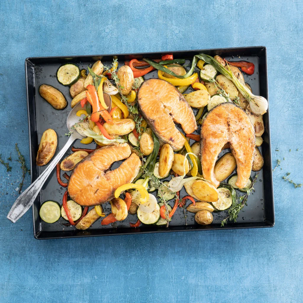 Ofenkartoffel mit Fisch und Gemüse