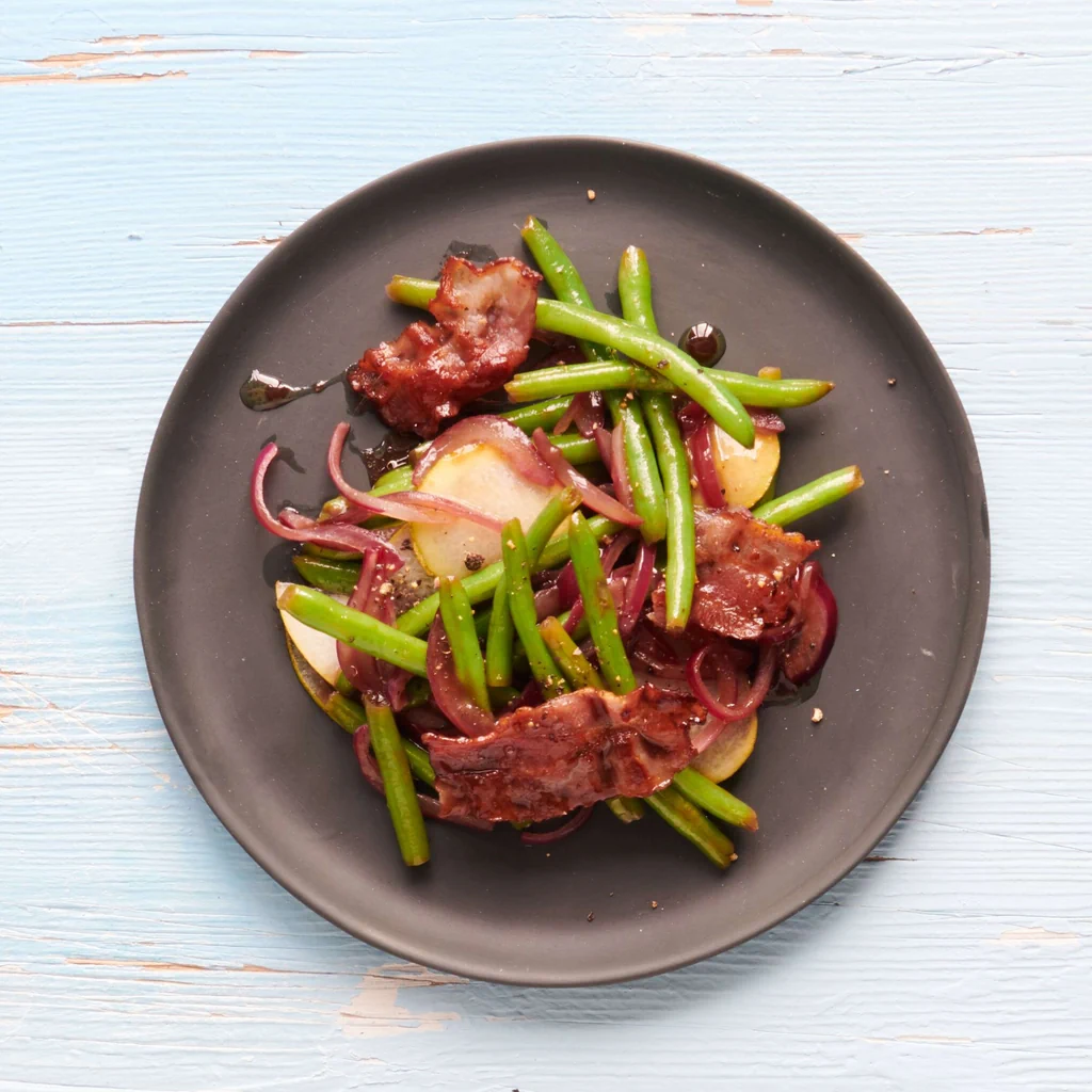 Bohnensalat mit Speck und Birnen