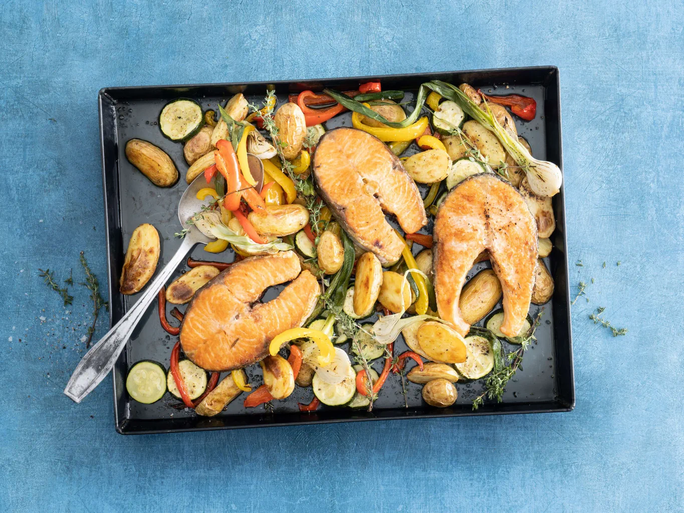 Ofenkartoffel mit Fisch und Gemüse