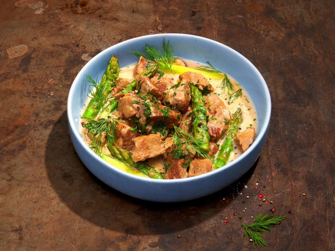 Kräuter-Kalbsragout mit Spargeln