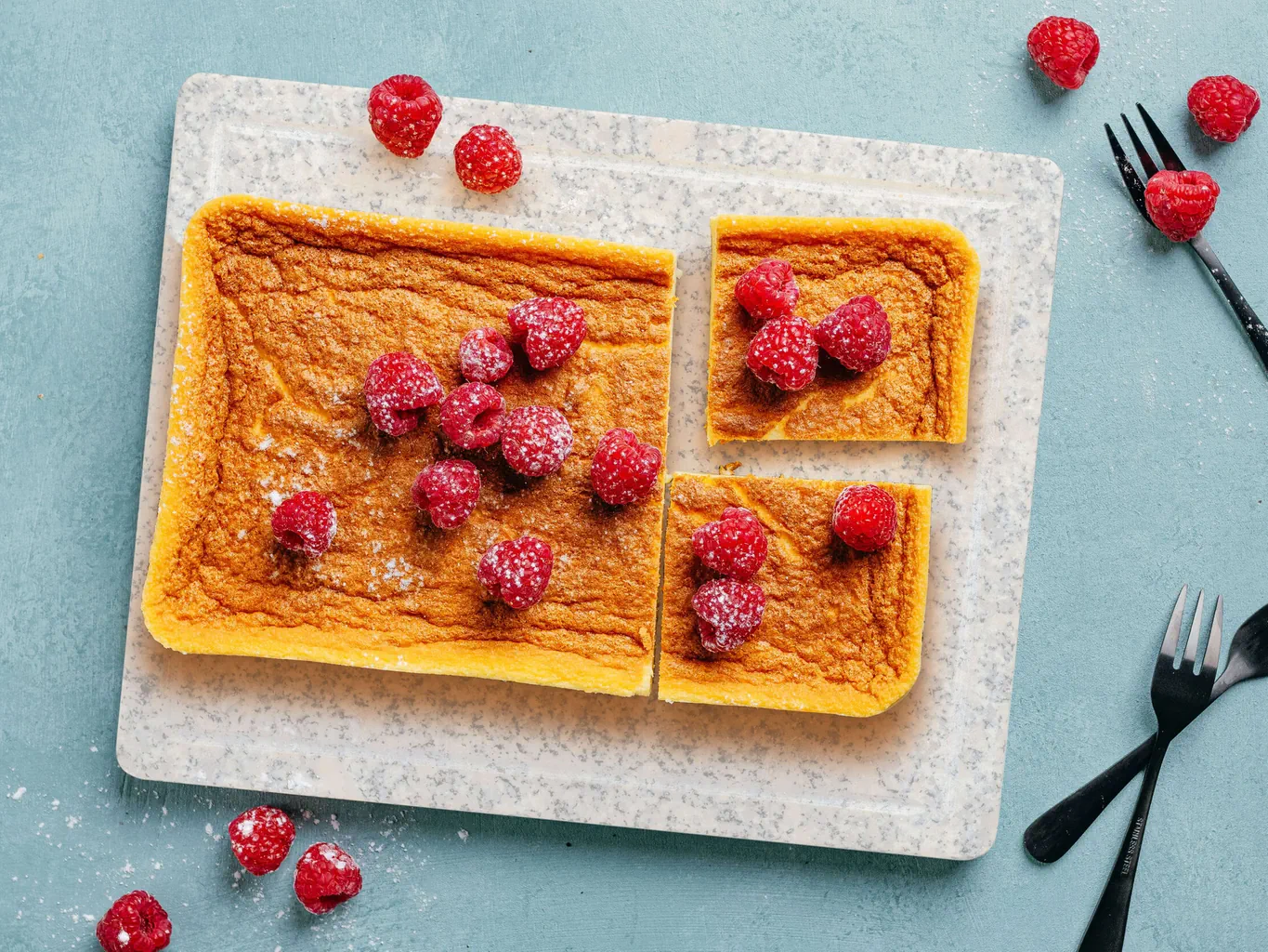Schneller Frischkäsekuchen mit Himbeeren