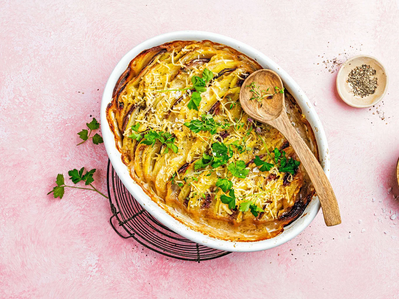 Gratin végan de pommes de terre et de chou-rave