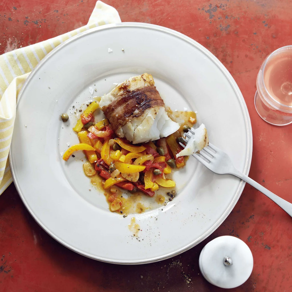 Merluzzo con peperonata ai capperi