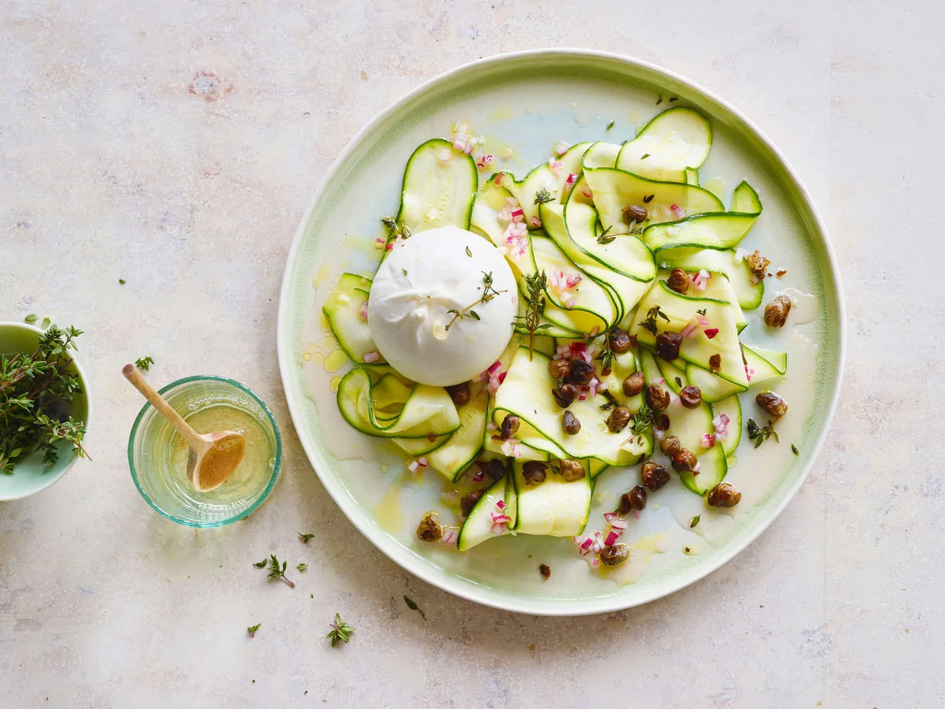 Insalata di zucchine con burrata