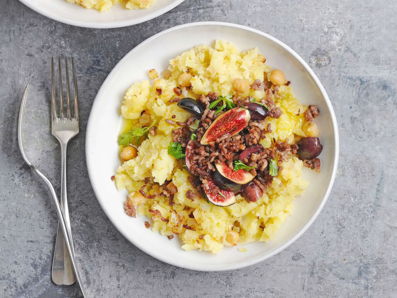 Kichererbsen-Stampf mit Hackfleisch und Feigen
