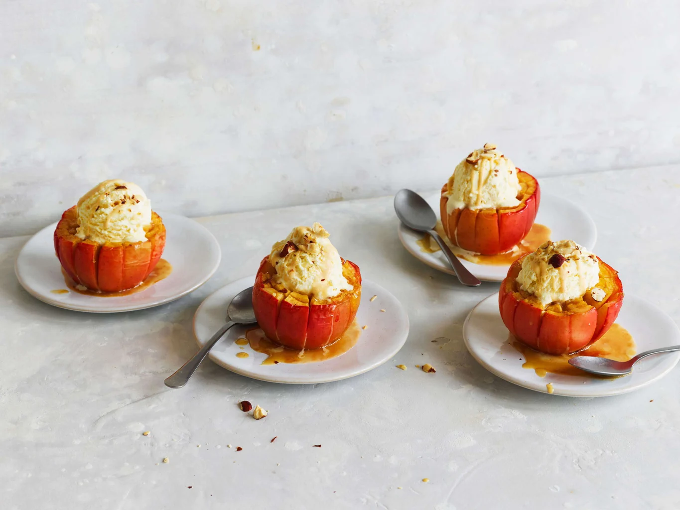 Fleur de pomme avec glace et caramel 