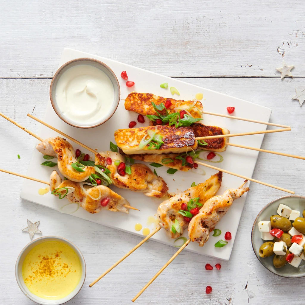 Spiedini di pollo e di halloumi