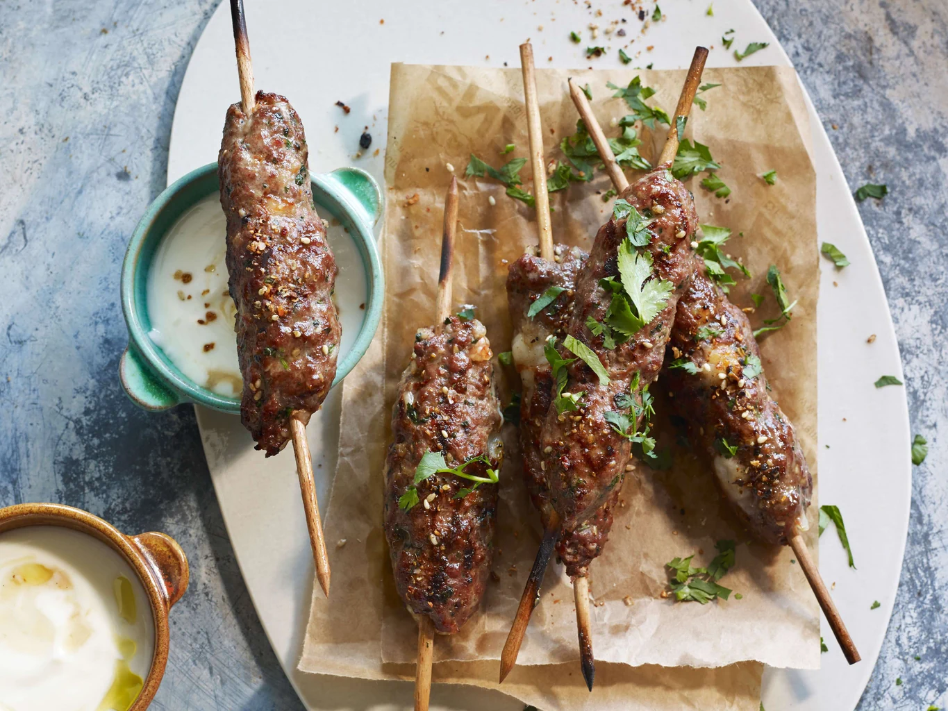 Spiedini d’agnello e gamberetti con peperoncino affumicato