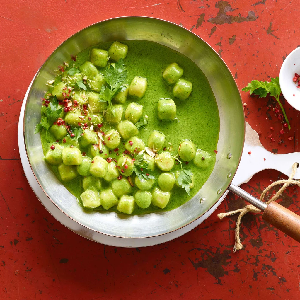 Gnocchi con salsa al prezzemolo