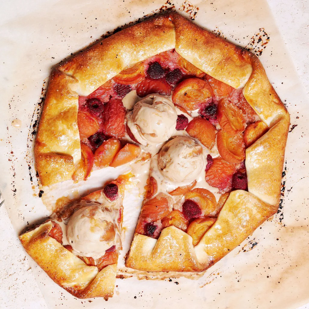 Galette aux abricots et aux framboises