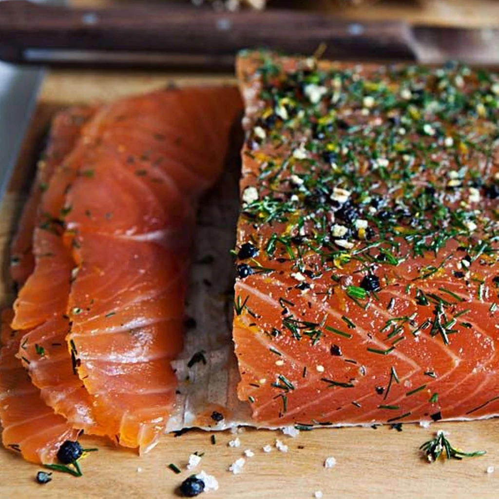 Filetto di salmone graved lax con arancia e salsa al wasabi e miele