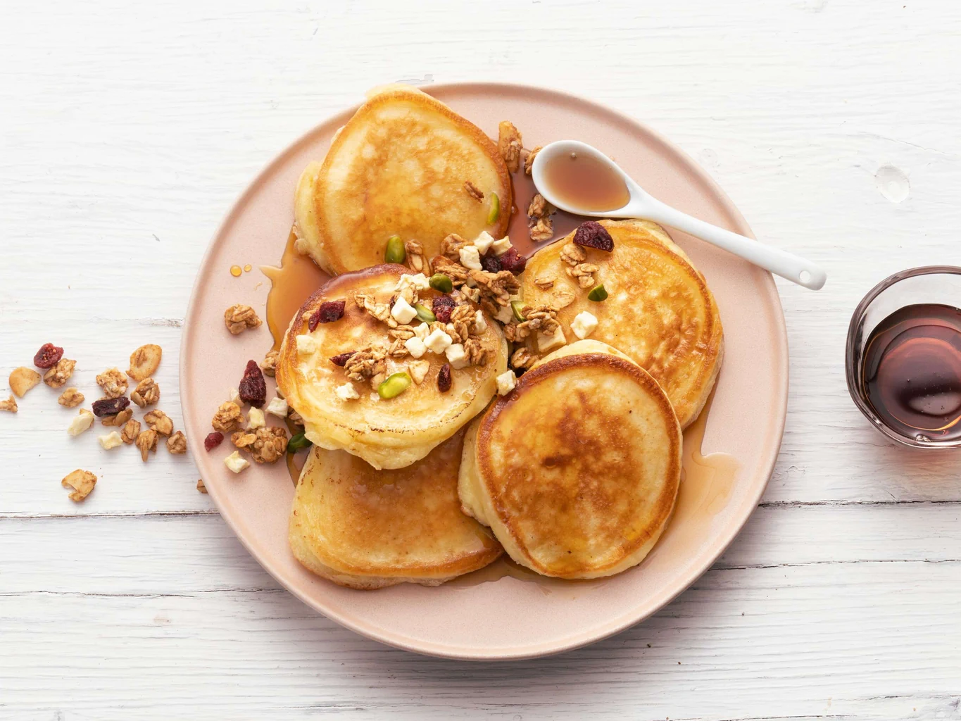 Joghurt-Pancakes mit Granola