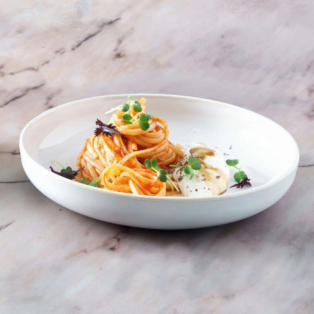 Scharfe Linguine mit Burrata