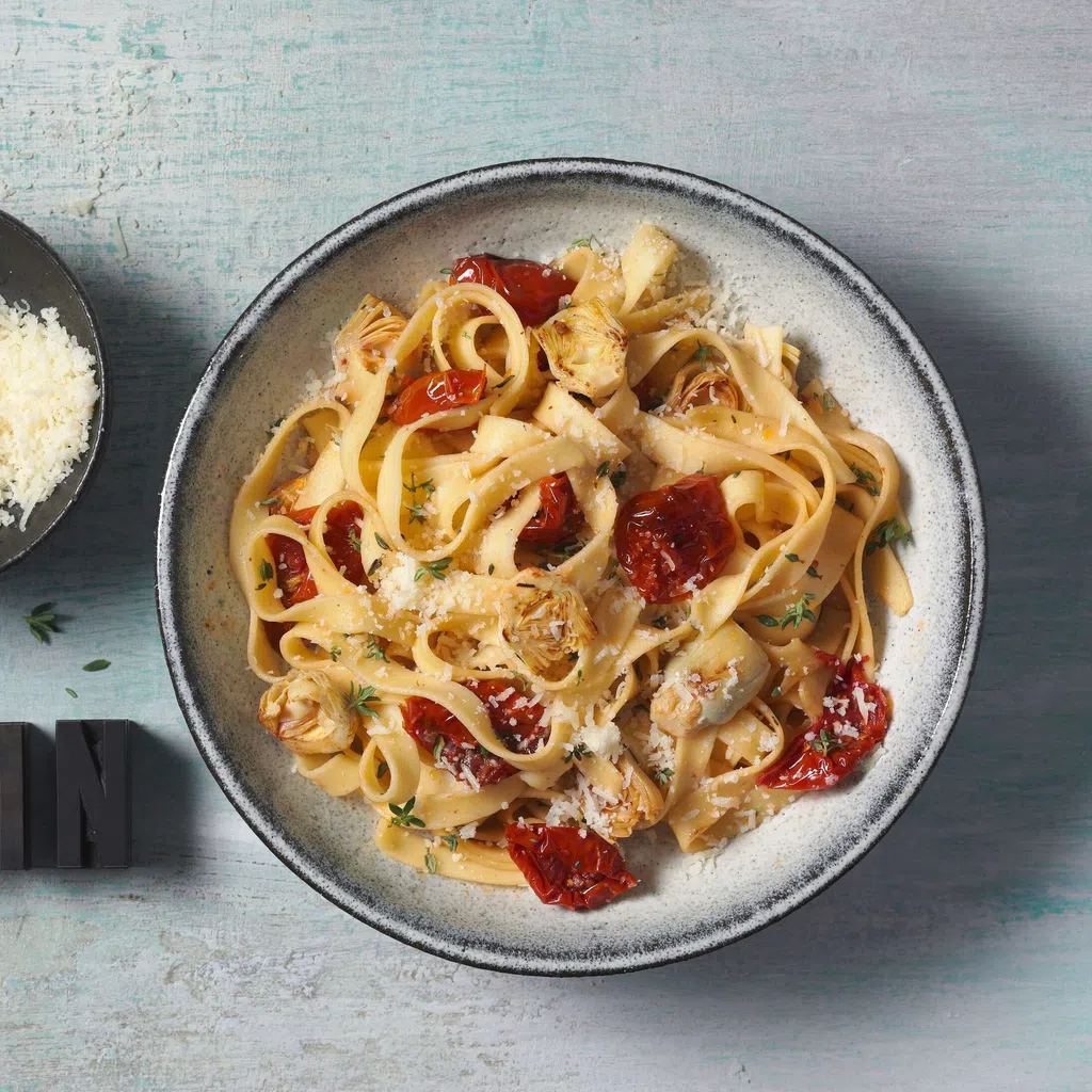 Tagliatelle ai carciofi e al gin