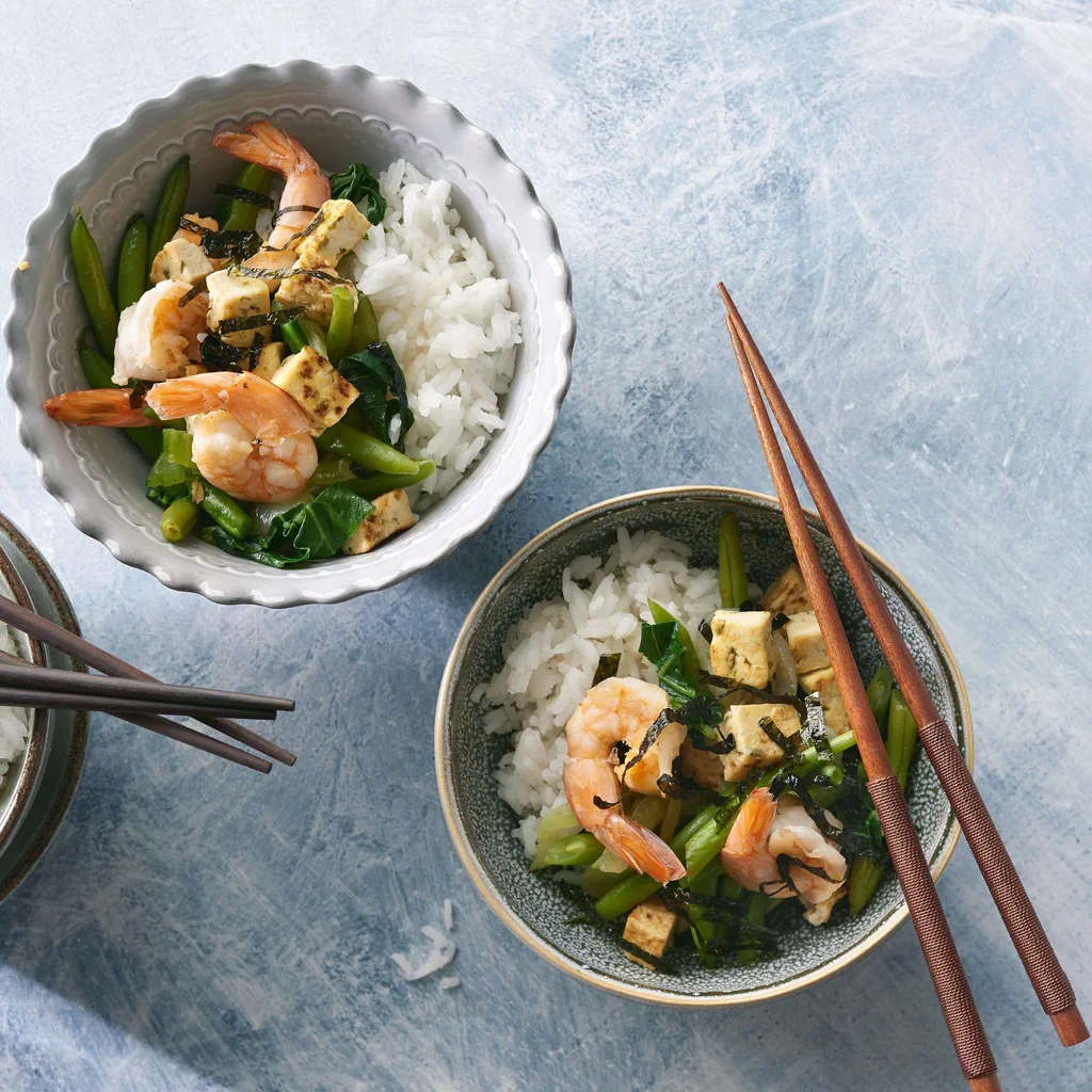 Stir-fry de tofu avec crevettes et légumes