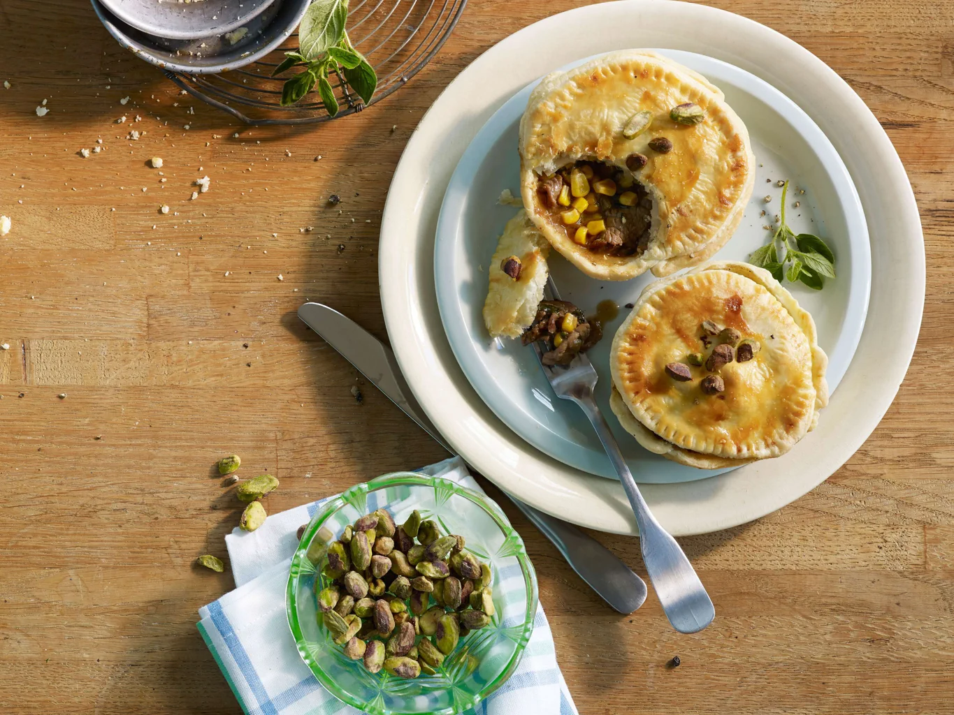 Meat Pie mit Mais und Pistazien