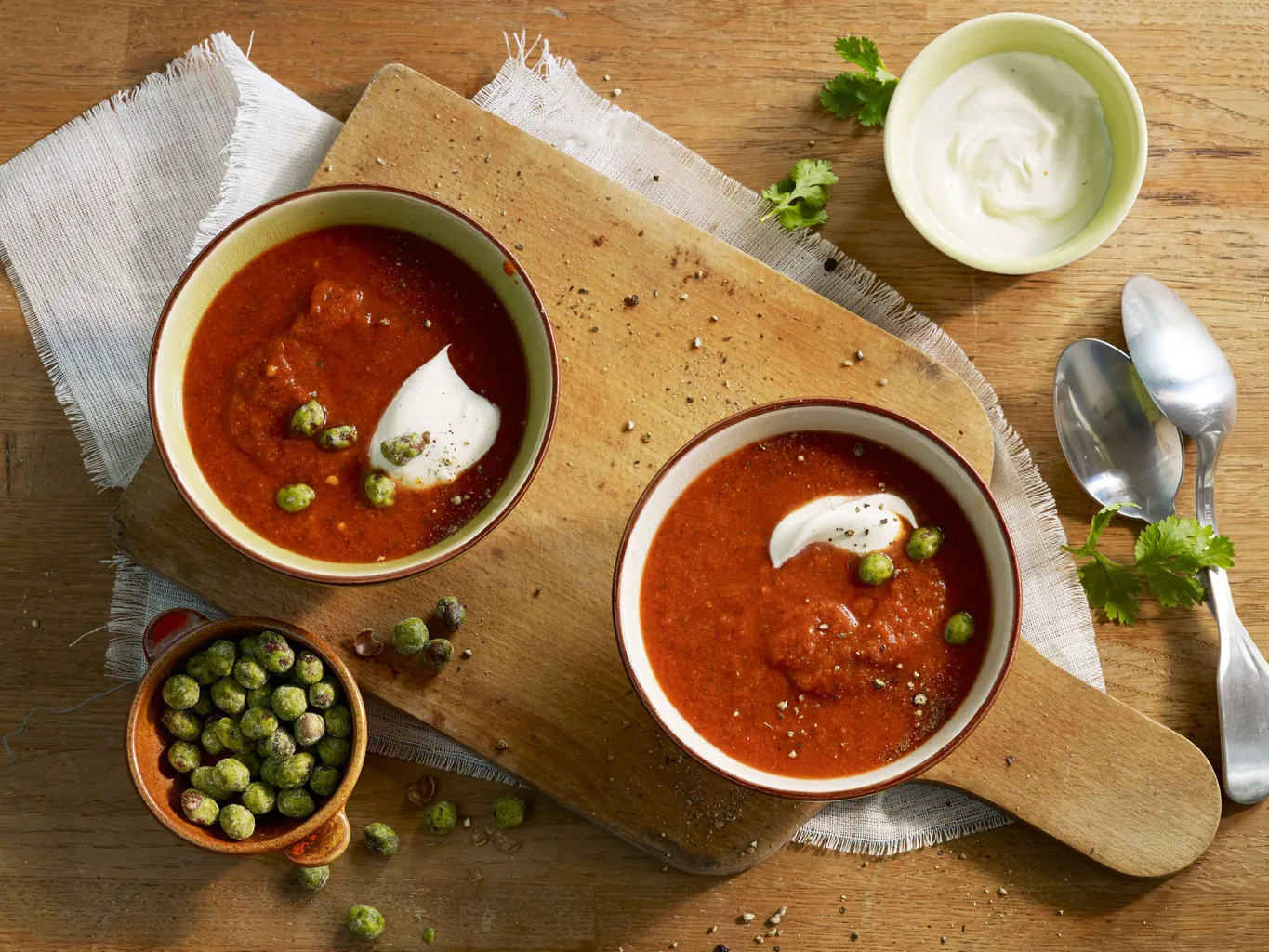 Soupe froide de poivrons et cacahouètes au wasabi