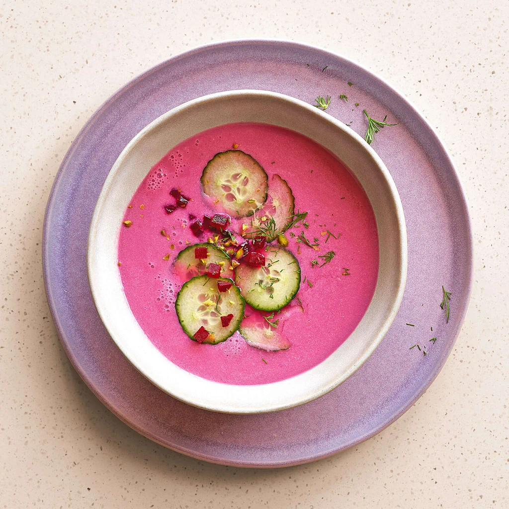 Zuppa fredda di barbabietola e cetriolo