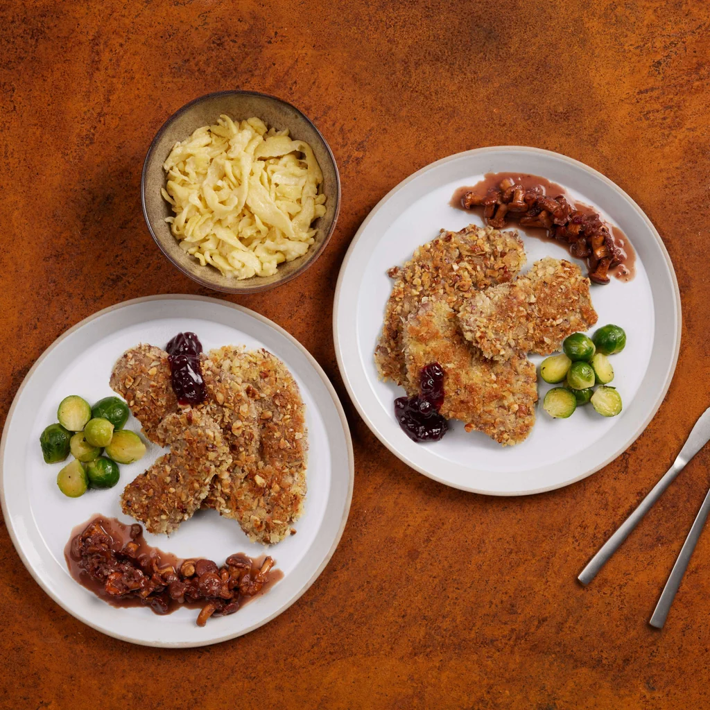 Escalope de chevreuil en croûte de noisettes avec chanterelles
