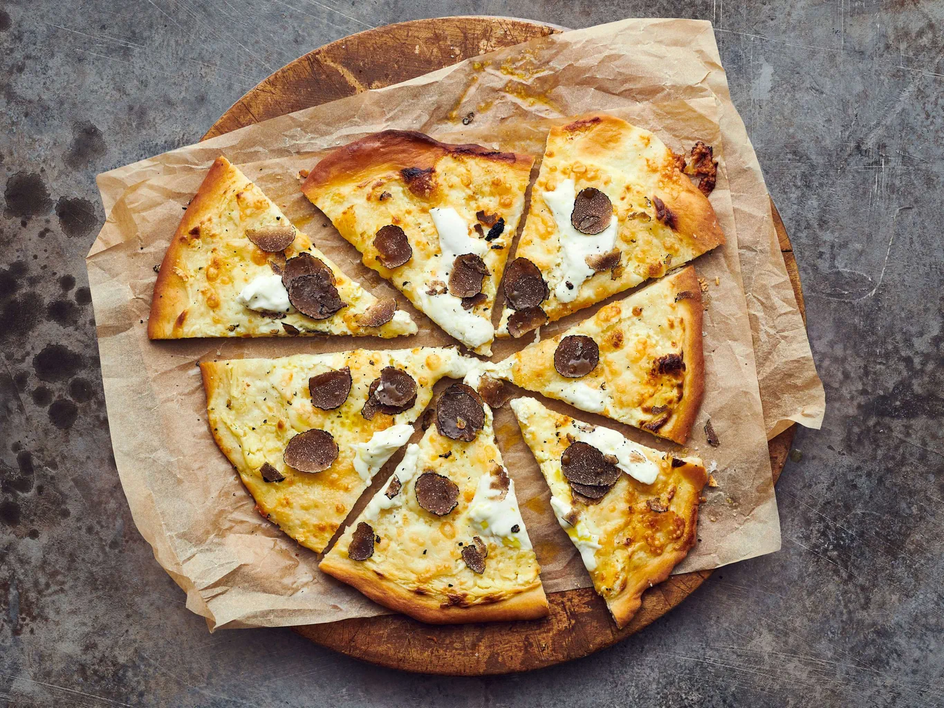 Pizza bianca mit Trüffel