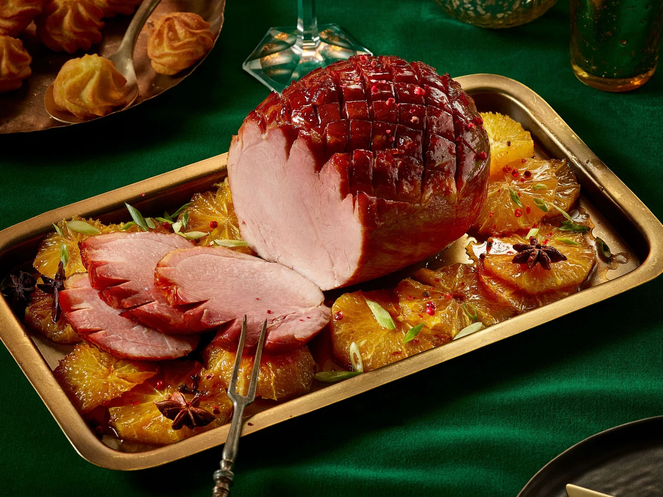 Glasiertes Schinkli mit Orangen