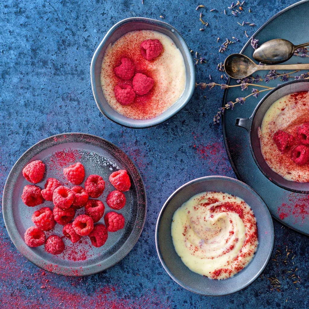 Schokoladencreme mit Himbeer-Lavendel-Zucker