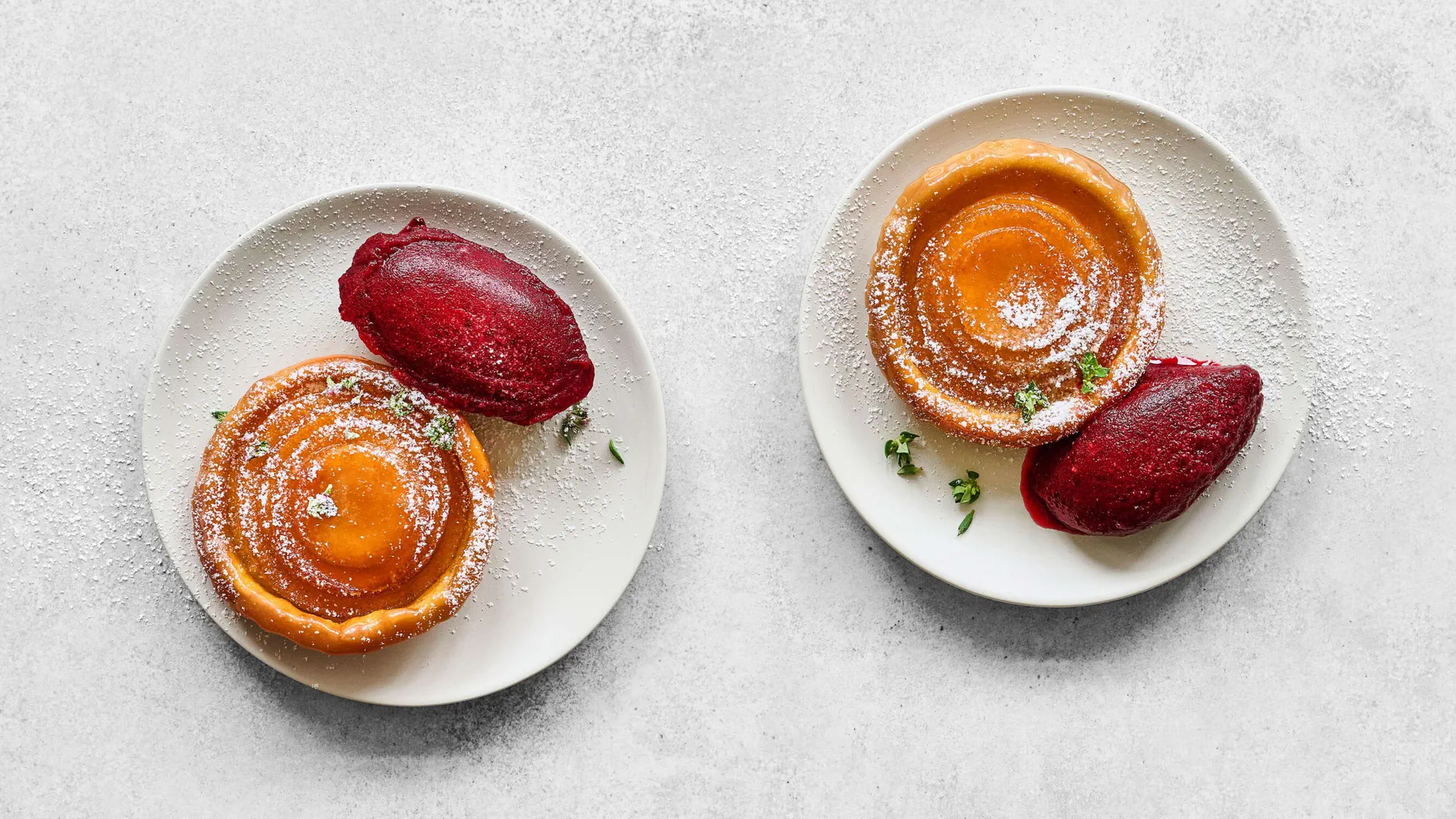 Quittentartelette mit Brombeerglace