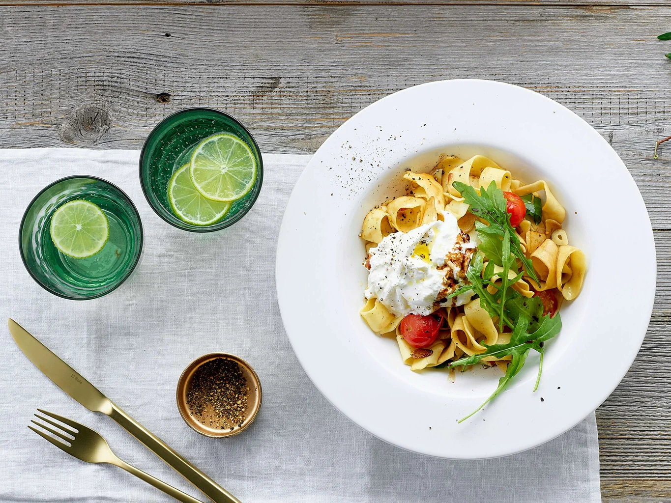Pappardelle con pomodori e burrata 