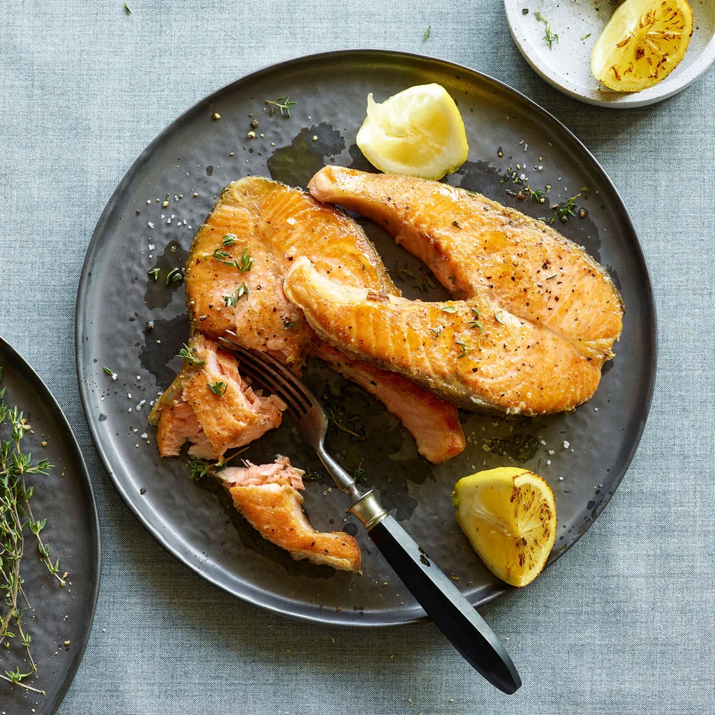 Gebratener Lachs mit Zitrone