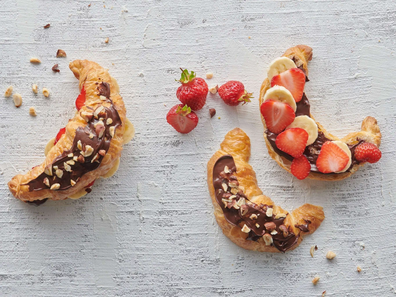 Cornetto con crema di nocciole e cacao alla frutta