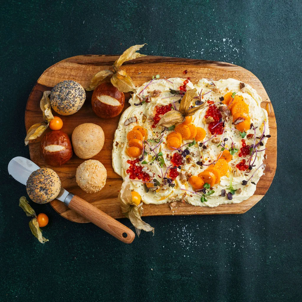 Butter-Board mit Früchten
