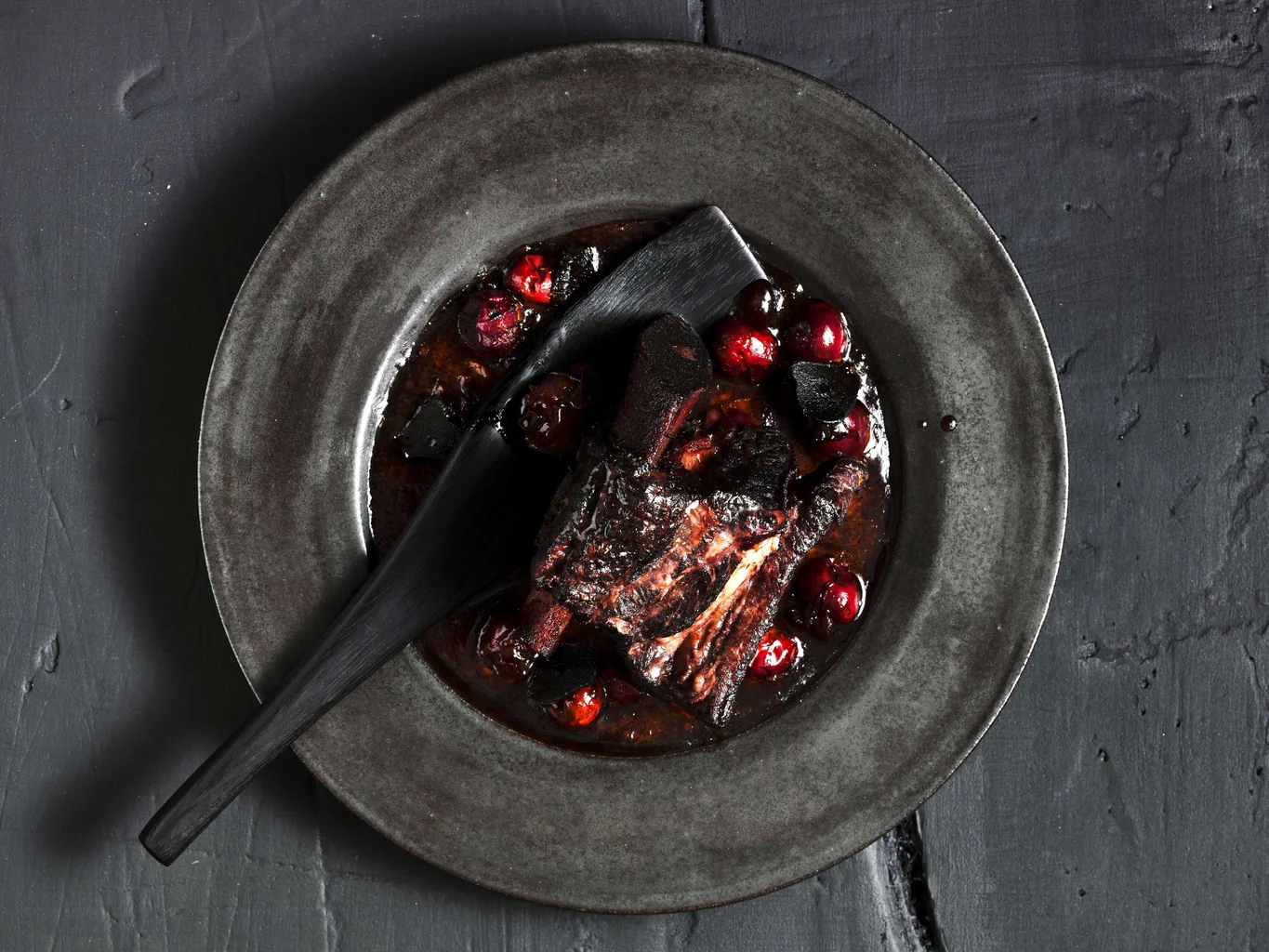 Geschmorte Short Ribs mit Trauben