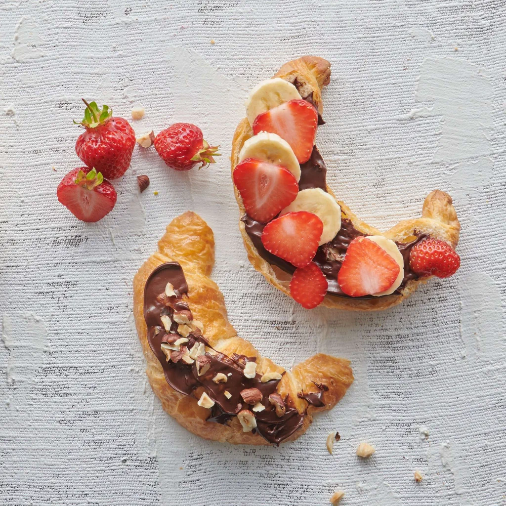 Nougat-Gipfeli mit Früchten