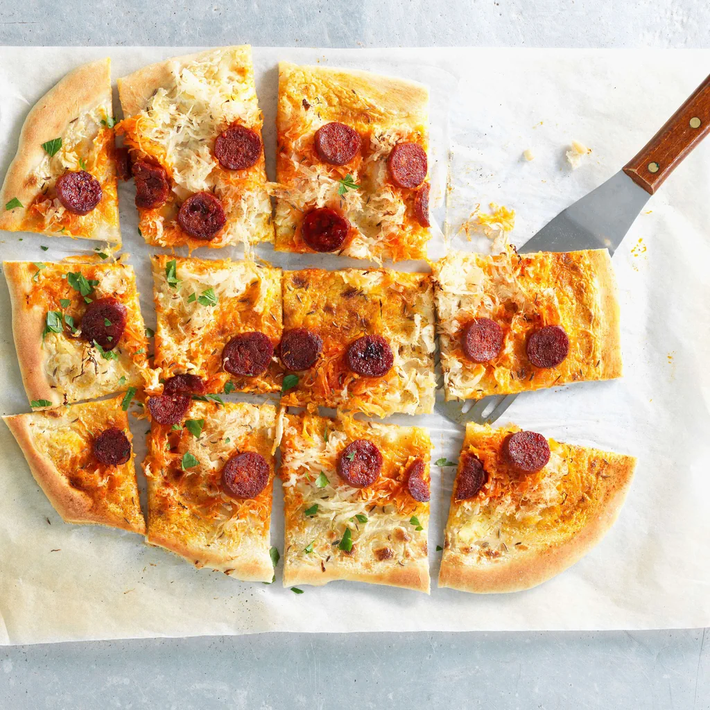 Focaccia alsaziana con crauti e chorizo