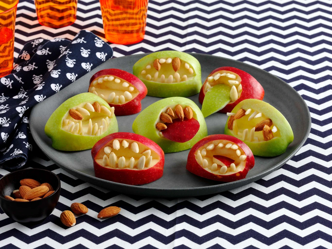 Bouches de pomme aux dents acérées