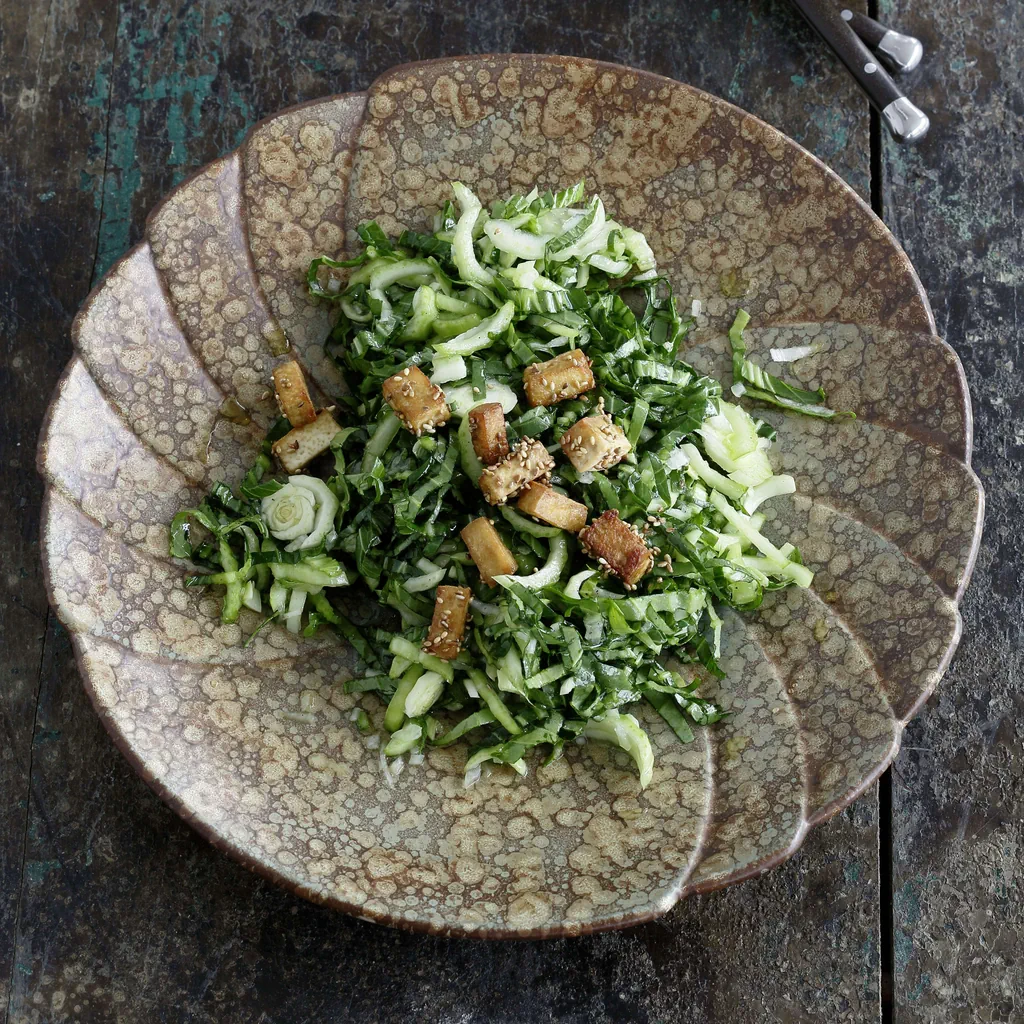 Pak-Choi-Salat mit Tofu-Croûtons