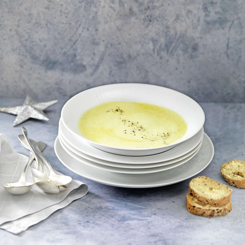 Safransuppe mit Knoblibrot