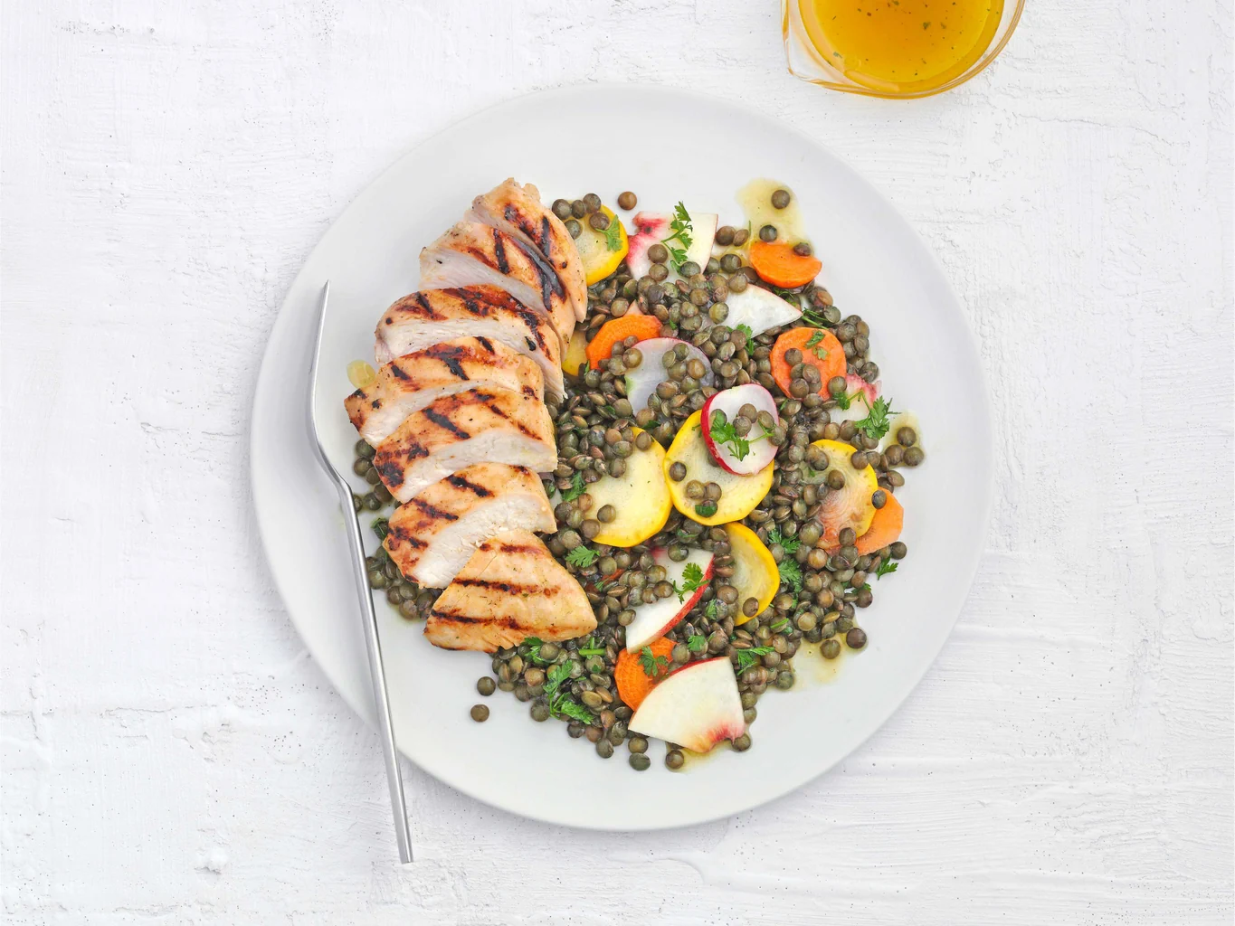 Linsensalat mit Nektarinen und mariniertem Poulet